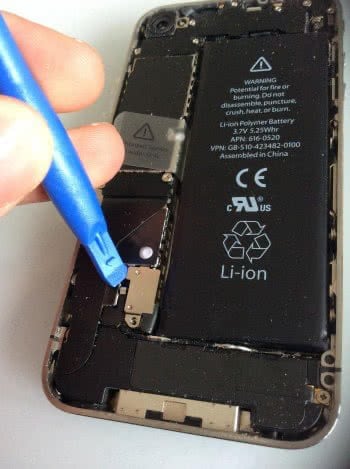 Change iPhone battery by yourself